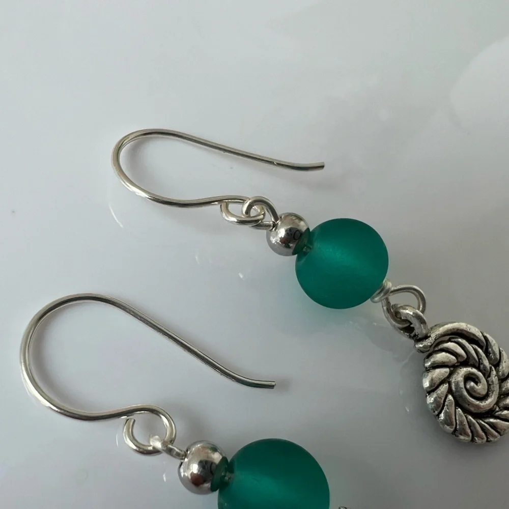 𝅺Artisan Sea Blue Green Frosted Beaded Earrings with Nautilus Charms